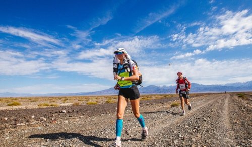 Дэлхийн өнцөг булан бүрээс ирсэн оролцогчид говийн марафонд бэлтгэж байна